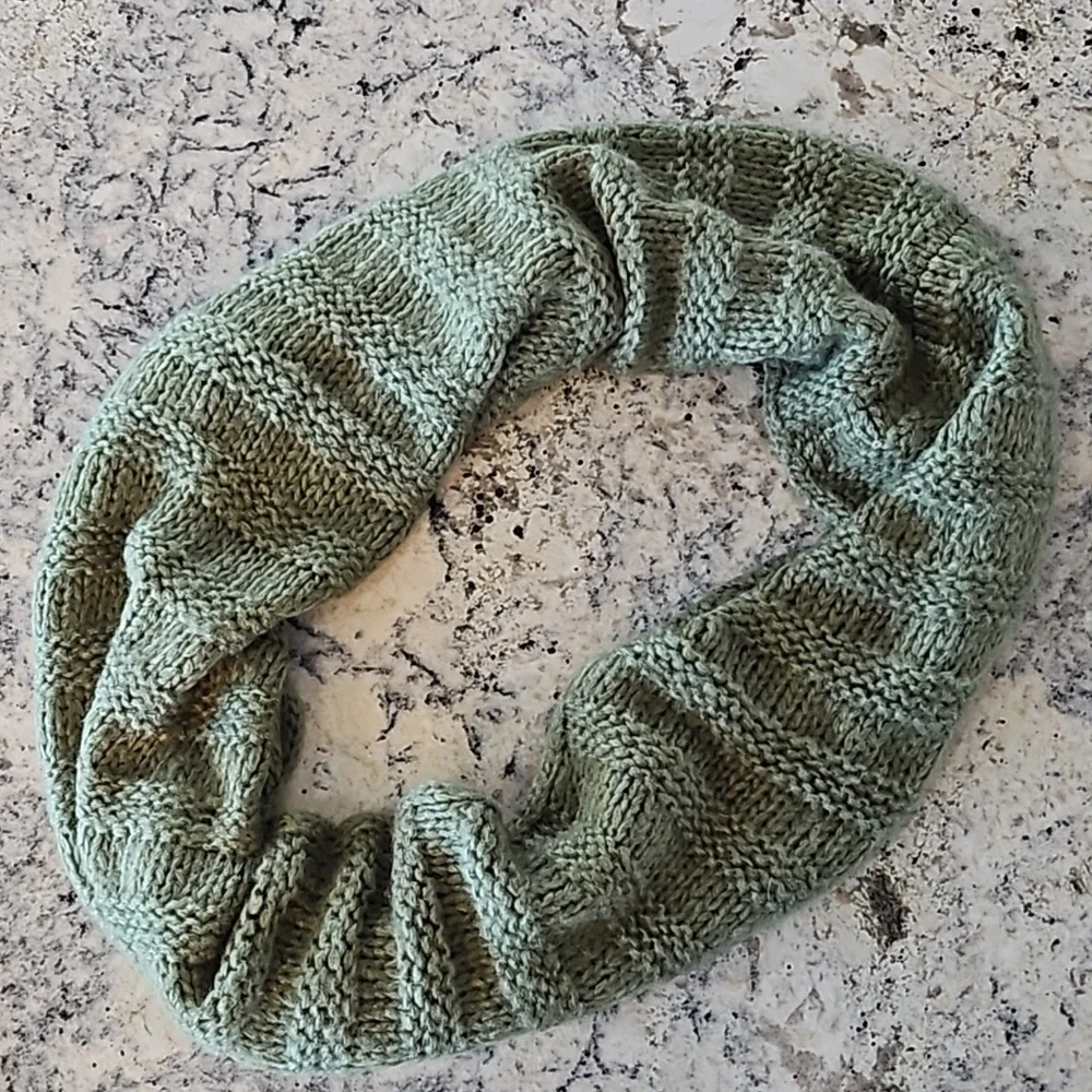 NWOT Warm, Soft Neck Loop